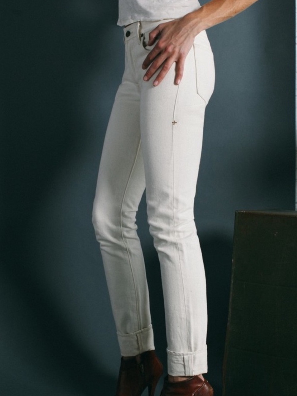 Imogene + Willie “James” Jean Slim Straight Natural Seeded Selvedge Denim sz 27